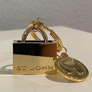 ST. JOHN Gold Shopping Bag Key Chain